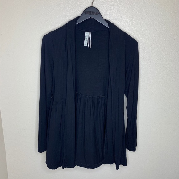 Kische Black peplum cover up sweater - Picture 2 of 5